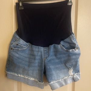 A• Glow maternity shorts.